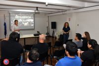 Funcionarios fortalecen sus habilidades comerciales mediante capacitación interna