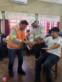 Técnicos brindan curso de Primeros Auxilios en escuela de Villeta