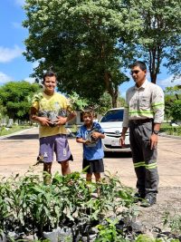 “Plantar hace bien” apunta a arborizar San Lázaro